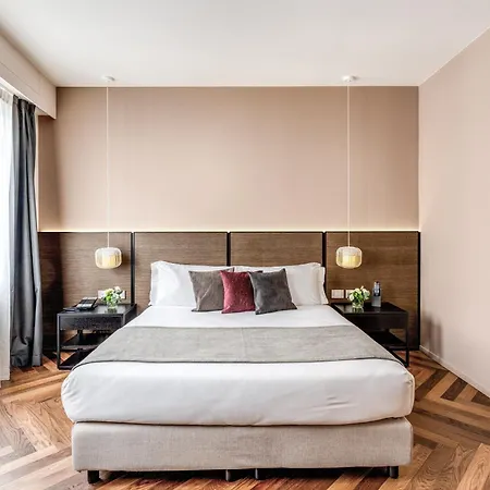 מלון Plinius Lifestyle 4*