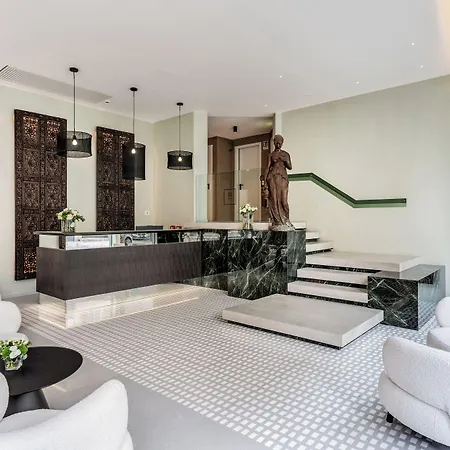 Plinius Lifestyle מלון