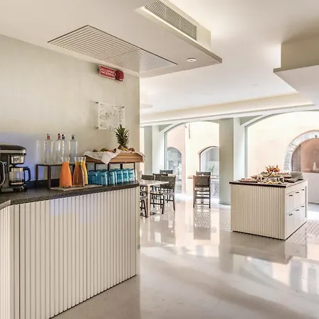 Plinius Lifestyle Hotel 4*