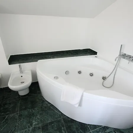 Plinius Lifestyle Szálloda 4*